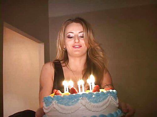 Una chica con cabell ...