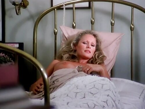 Chica semidesnuda vi ...