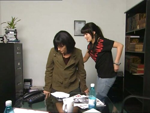 Apetitosa joven emoc ...