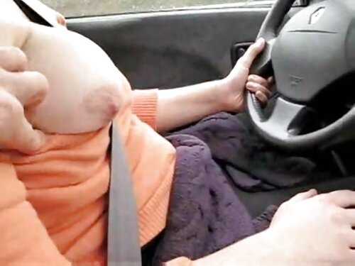 Una chica delgada y  ...