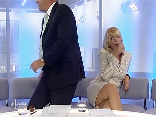 Cool chick en rojo s ...