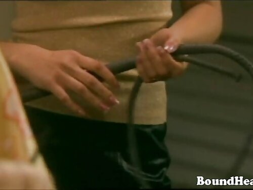 Emitiendo gemidos lá ...