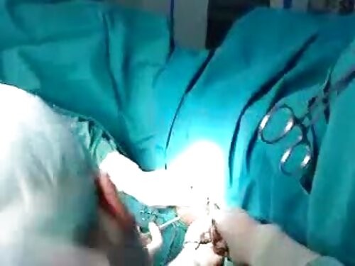 Folla a dos chicas f ...