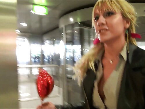 Las chicas se compla ...