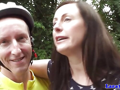 MILFs voluptuosas co ...