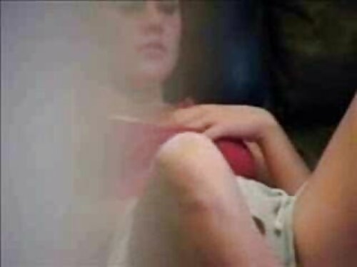 Una linda chica se m ...