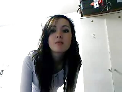 Una mujer joven y de ...