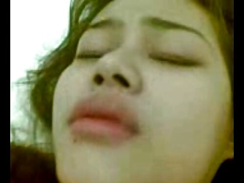 Chica tetona se mast ...