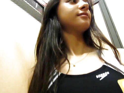 Estudiante desnudo s ...