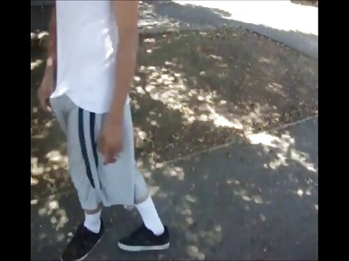 Elegante rubia prest ...